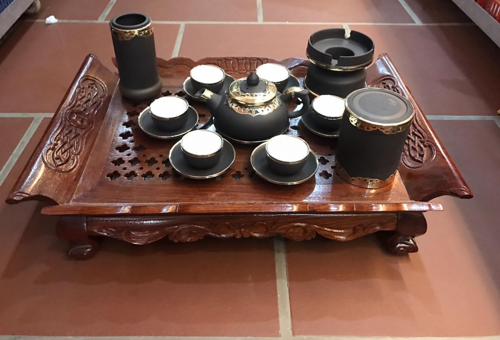 BD10- Ấm chén chóp đen bọc đồng kèm phụ kiện